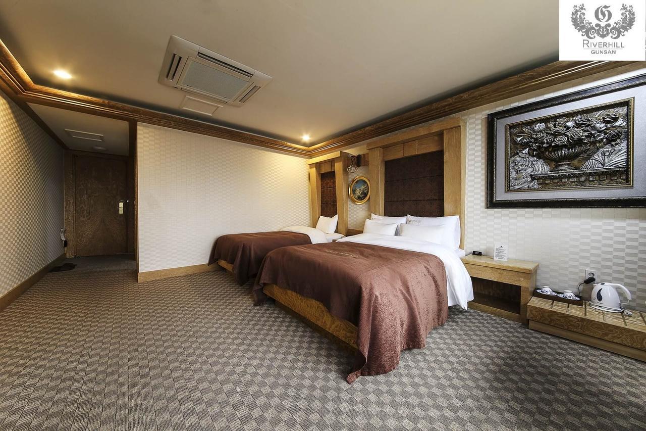 Gunsan River Hill Tourist Hotel Exterior foto