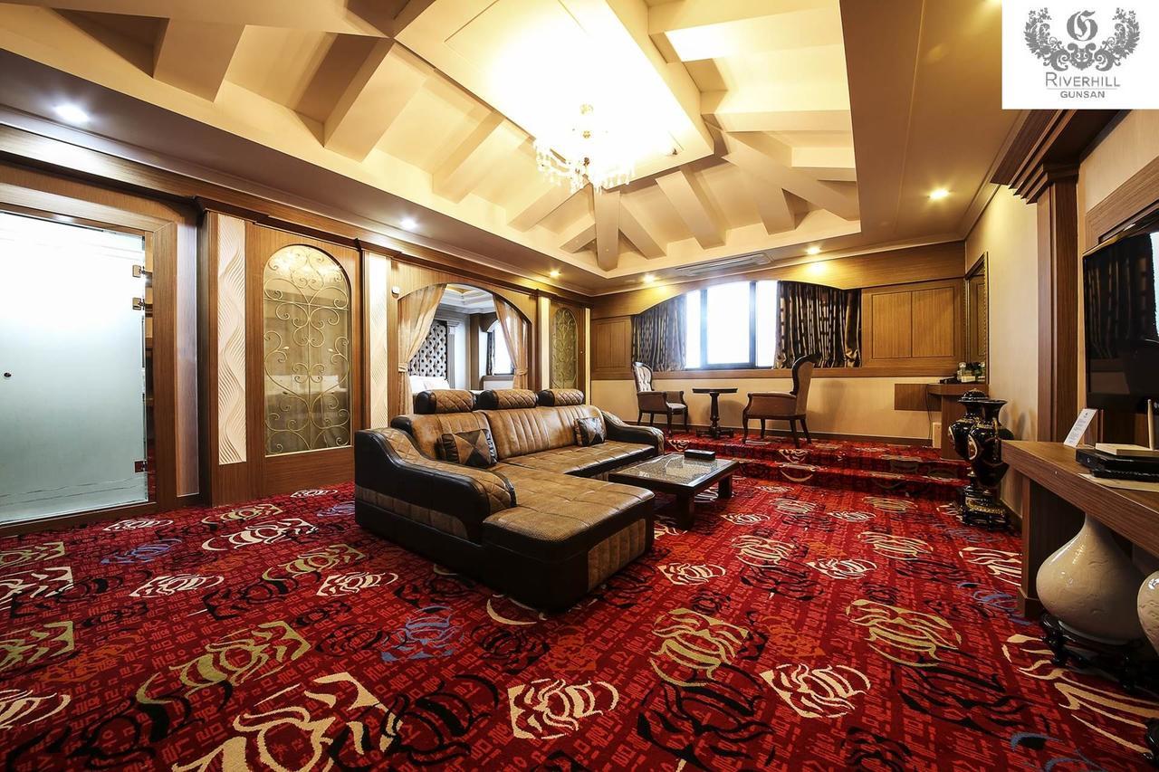 Gunsan River Hill Tourist Hotel Exterior foto
