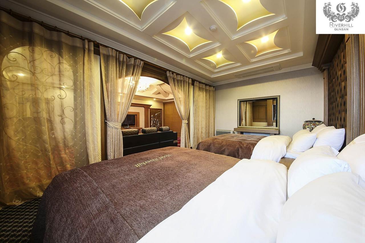 Gunsan River Hill Tourist Hotel Exterior foto